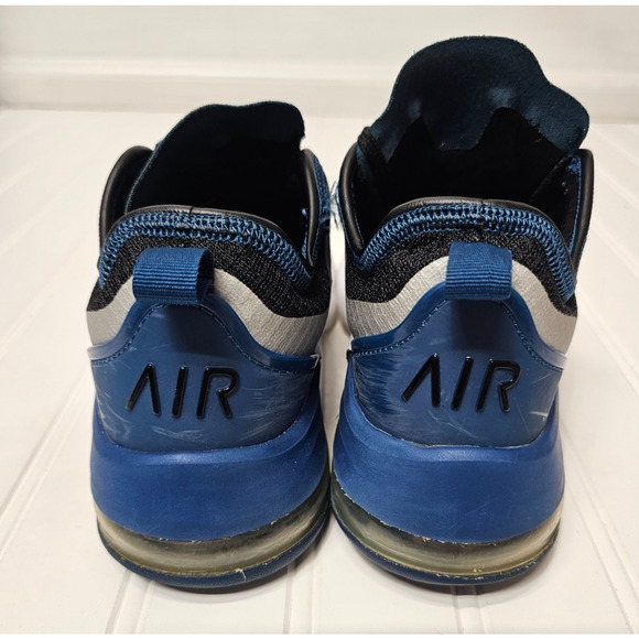 Nike women's size 7 air max motion Blue - Picture 4 of 6